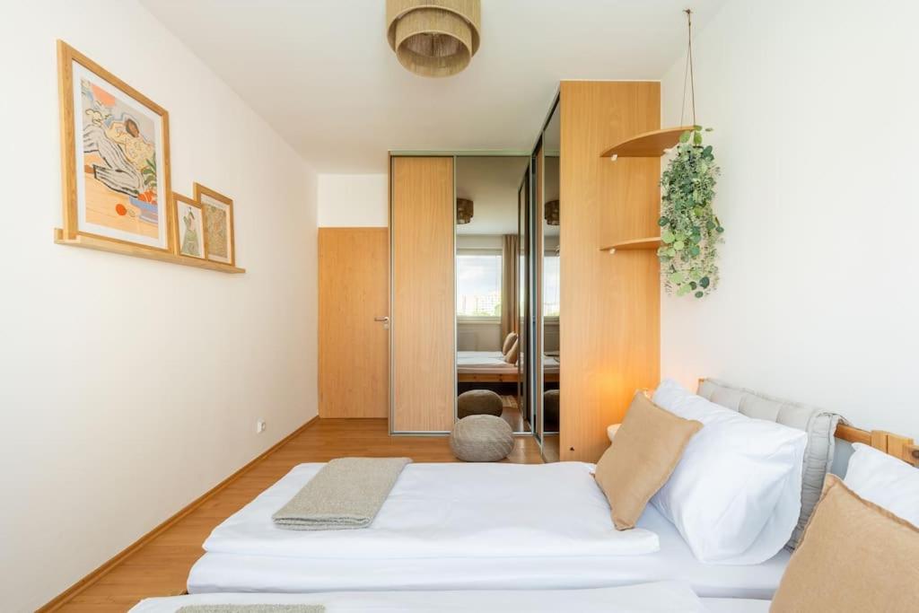 Duna Retreat: City Serenity Bratislava Exterior photo