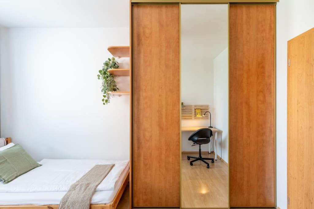 Duna Retreat: City Serenity Bratislava Exterior photo