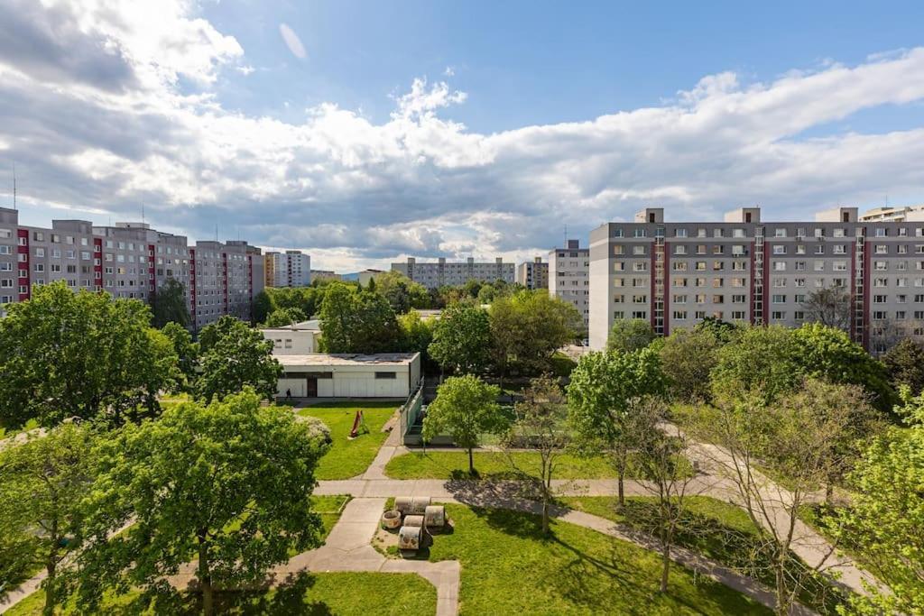 Duna Retreat: City Serenity Bratislava Exterior photo